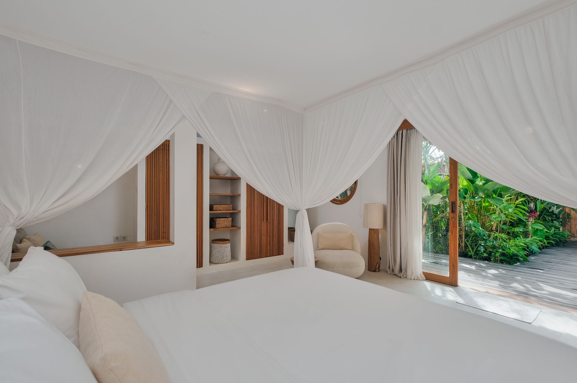 3-1-1-master-bedroom-villa-bali-manis.jpg