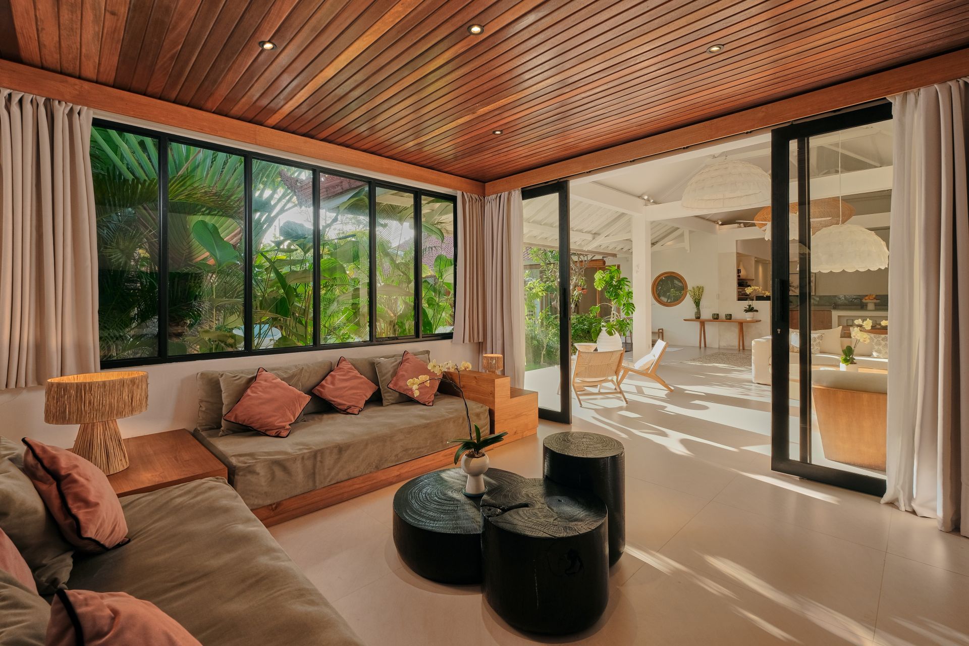 tv-room-villa-bali-manis-3.jpg